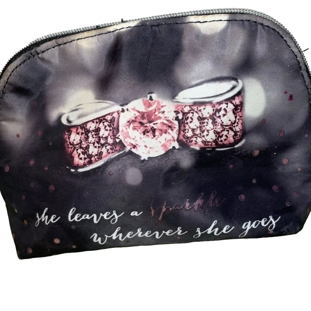 Bath and Body Works G little cosmetic bag good for beauty, tools/accessories